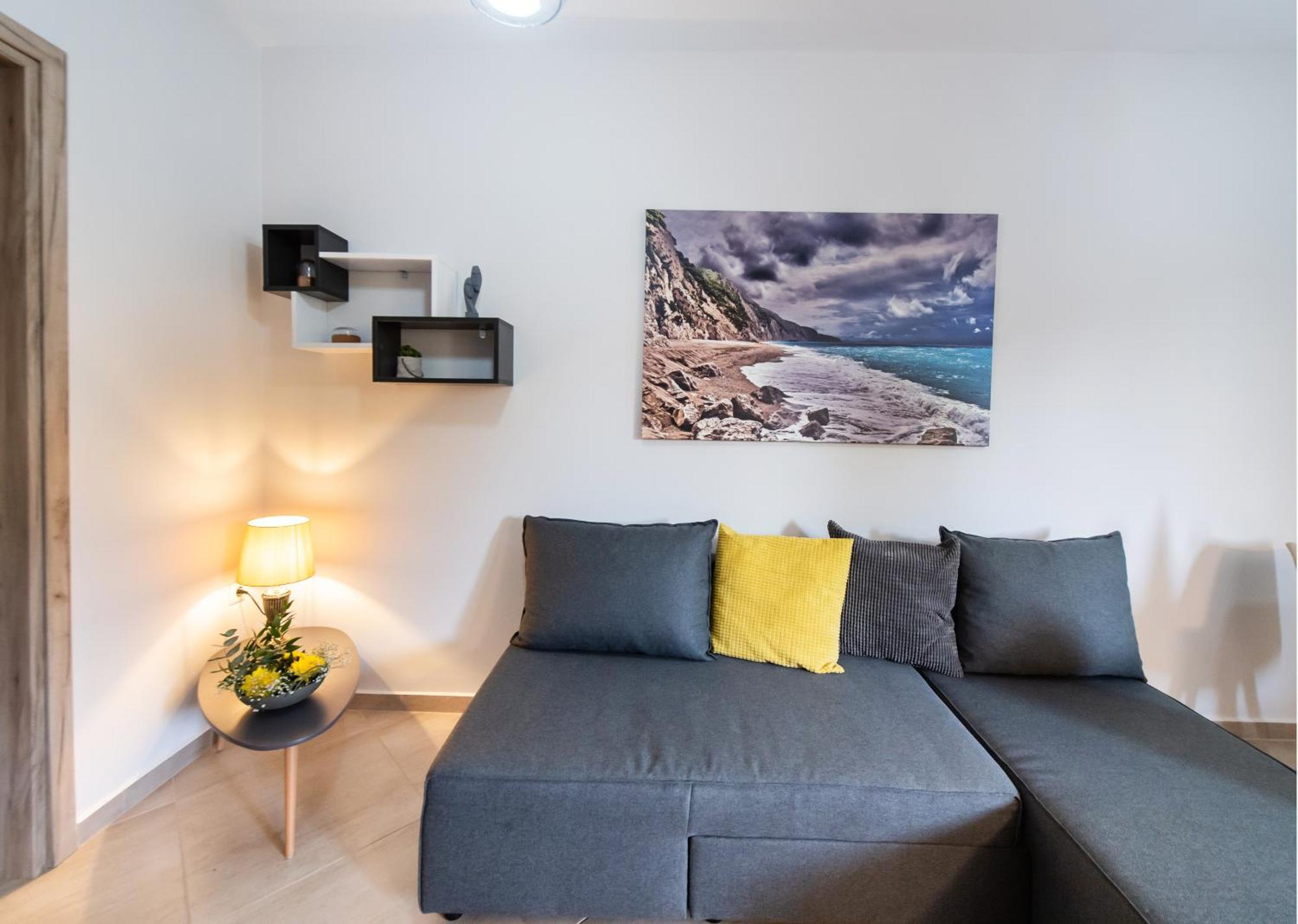 Ruellia Luxury Apartments Kalligoni Екстер'єр фото